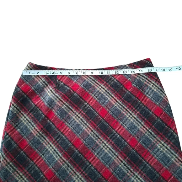 Wardrobe Essentials Vintage wool plaid skirt tartan skirt Size 10 Made In Canada - Picture 8 of 10